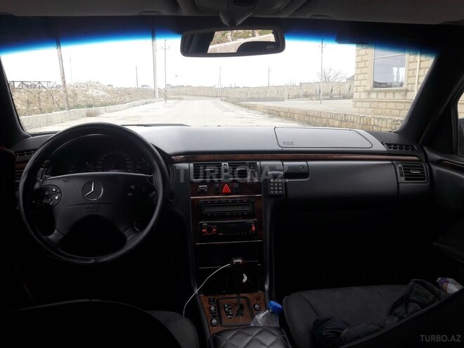 Mercedes E 220 1999, 372,000 km - 2.2 l - Bakı