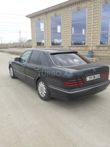 Mercedes E 220 1999, 372,000 km - 2.2 l - Bakı