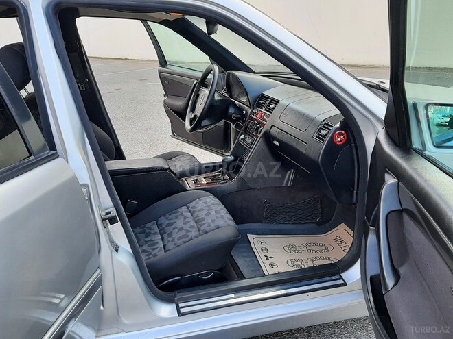 Mercedes C 220 2000, 354,785 km - 2.2 л - Sumqayıt