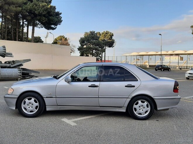 Mercedes C 220 2000, 354,785 km - 2.2 л - Sumqayıt