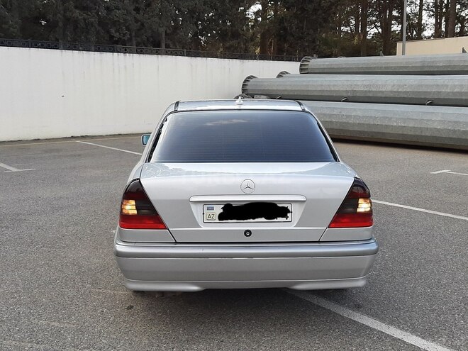 Mercedes C 220 2000, 354,785 km - 2.2 л - Sumqayıt