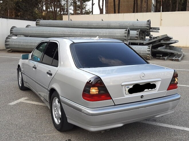 Mercedes C 220 2000, 354,785 km - 2.2 л - Sumqayıt