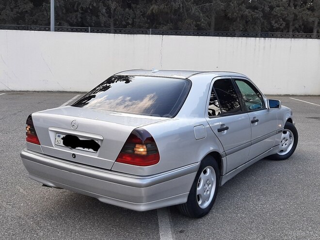 Mercedes C 220 2000, 354,785 km - 2.2 л - Sumqayıt