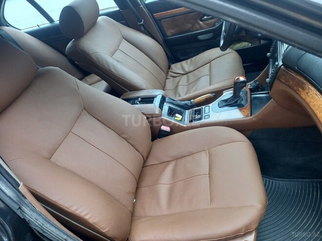BMW 528 1998, 197,000 km - 2.8 l - Bakı