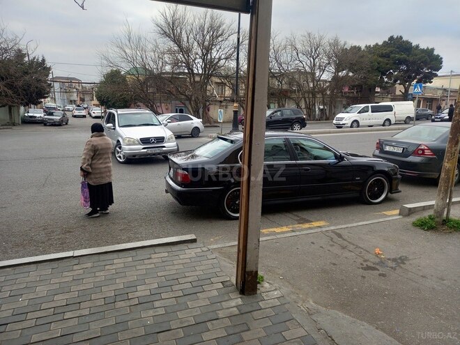 BMW 528 1998, 197,000 km - 2.8 l - Bakı