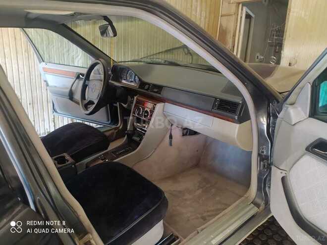 Mercedes E 250 1994, 246,327 km - 2.5 l - Bakı