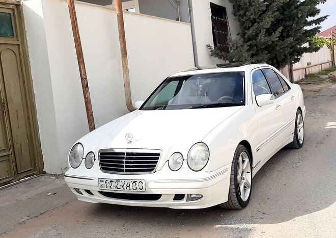 Mercedes E 220 2001, 444,444 km - 2.2 l - Bakı