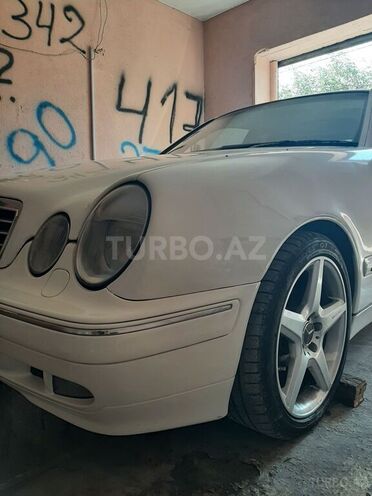 Mercedes E 220 2001, 444,444 km - 2.2 l - Bakı