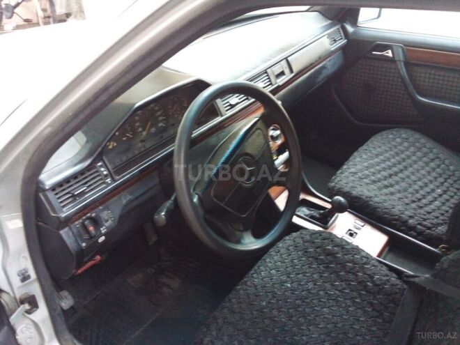 Mercedes E 220 1992, 485,693 km - 2.2 l - Bakı