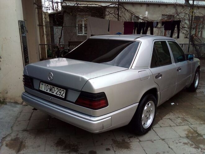Mercedes E 220 1992, 485,693 km - 2.2 l - Bakı