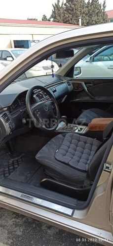 Mercedes E 240 1999, 221,000 km - 2.4 l - Bakı