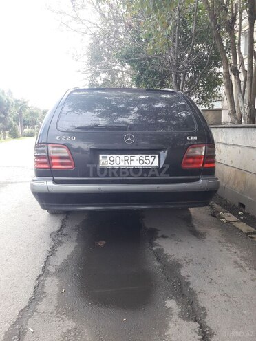 Mercedes E 220 2000, 350,000 km - 2.2 l - Lənkəran