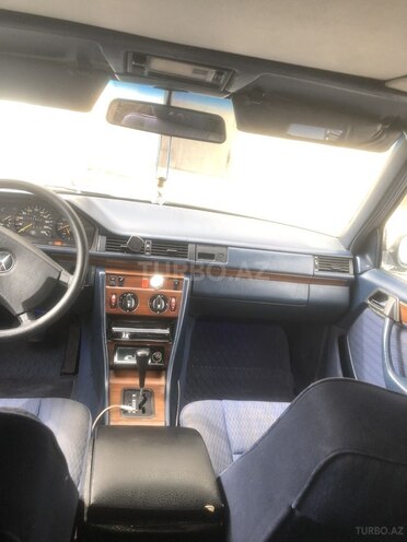 Mercedes E 200 1989, 177,438 km - 2.0 l - Bakı