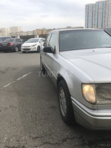 Mercedes E 200 1989, 177,438 km - 2.0 l - Bakı
