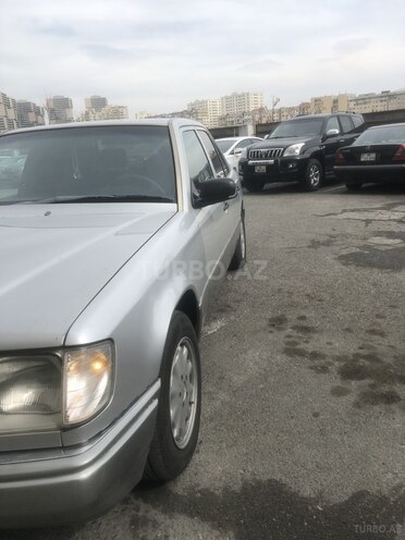 Mercedes E 200 1989, 177,438 km - 2.0 l - Bakı