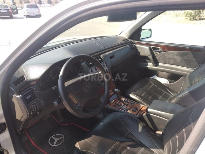 Mercedes E 220 1999, 635,000 km - 2.2 l - Mingəçevir