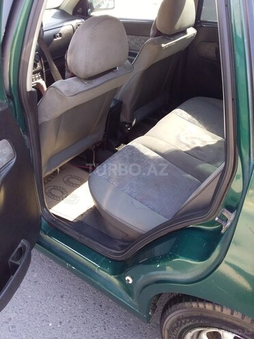 Volkswagen Polo 1995, 123,000 km - 1.6 л - Qax