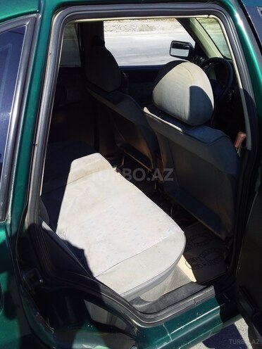 Volkswagen Polo 1995, 123,000 km - 1.6 л - Qax
