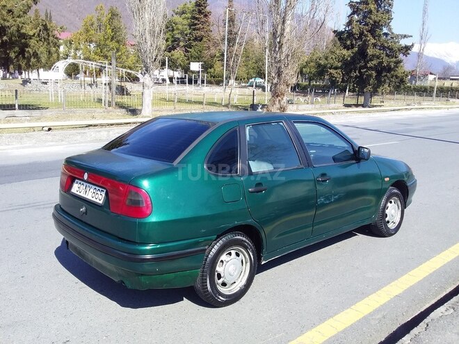Volkswagen Polo 1995, 123,000 km - 1.6 л - Qax