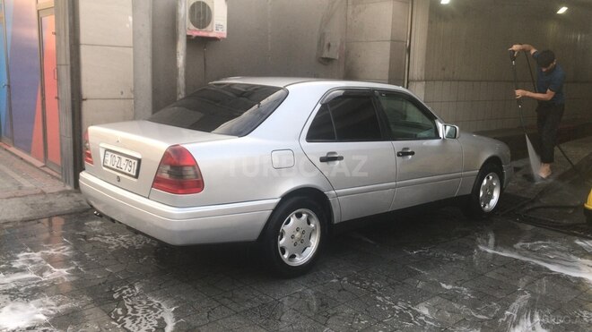 Mercedes C 180 1996, 323,000 km - 1.8 l - Bakı
