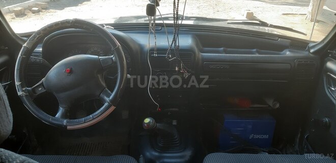 GAZ 3110 2002, 35,000 km - 2.3 l - Salyan