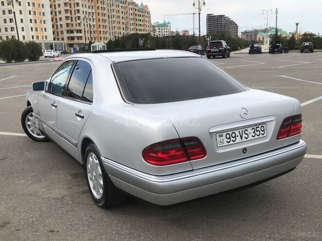 Mercedes E 220 1998, 321,000 km - 2.2 л - Sumqayıt