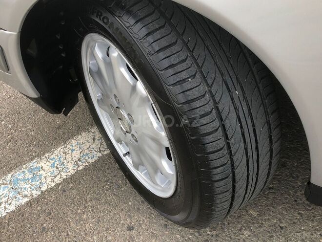 Mercedes E 220 1998, 321,000 km - 2.2 л - Sumqayıt