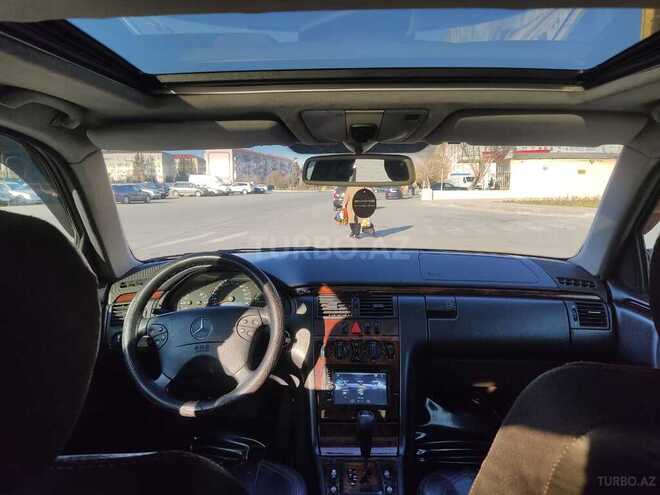Mercedes E 220 1999, 460,000 km - 2.2 l - Sumqayıt