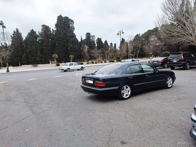 Mercedes E 220 1999, 460,000 km - 2.2 l - Sumqayıt