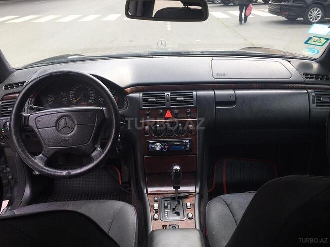 Mercedes E 280 1998, 313,500 km - 2.8 l - Sumqayıt
