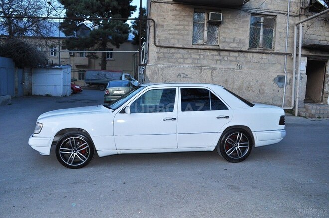 Mercedes E 250 1994, 250,606 km - 2.5 l - Bakı