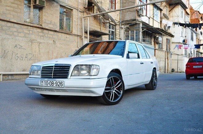 Mercedes E 250 1994, 250,606 km - 2.5 l - Bakı