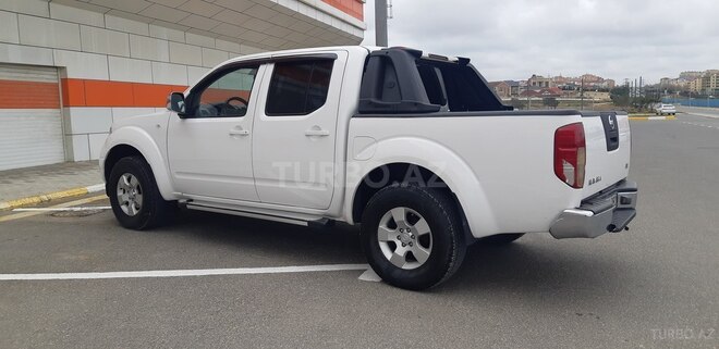 Nissan Navara 2015, 169,068 km - 2.5 l - Bakı
