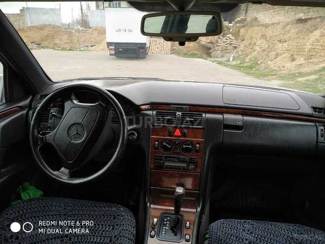 Mercedes E 230 1996, 378,000 km - 2.3 l - Bakı