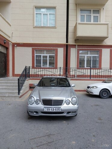 Mercedes E 270 2001, 355,000 km - 2.7 л - Bakı