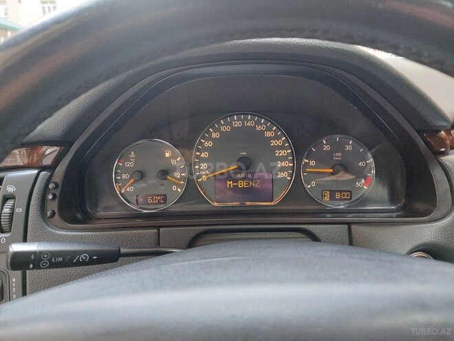 Mercedes E 270 2001, 355,000 km - 2.7 л - Bakı