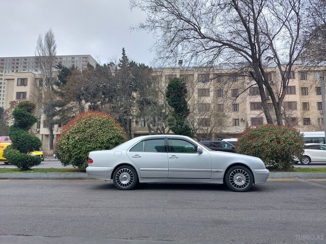 Mercedes E 270 2001, 355,000 km - 2.7 л - Bakı