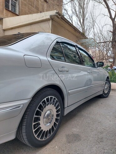 Mercedes E 270 2001, 355,000 km - 2.7 л - Bakı