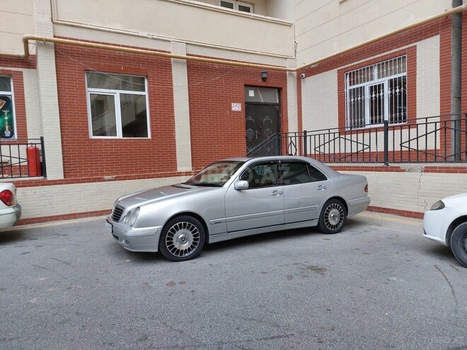 Mercedes E 270 2001, 355,000 km - 2.7 л - Bakı
