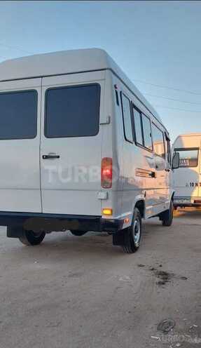 Mercedes 208 D 1995, 145,679 km - 2.0 l - Hacıqabul