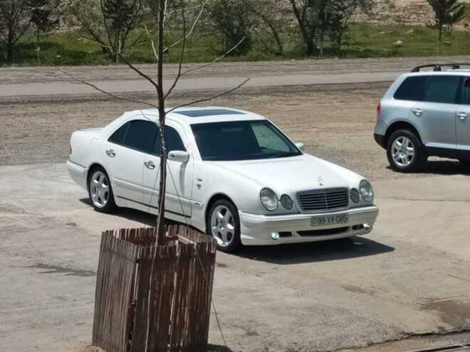 Mercedes E 320 1997, 495,754 km - 3.2 l - Füzuli