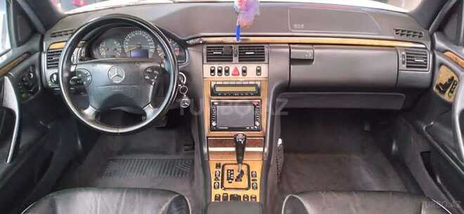 Mercedes E 320 1999, 280,000 km - 3.2 l - Bakı
