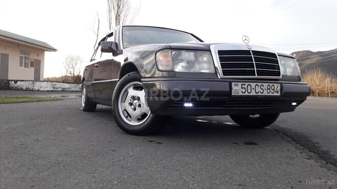 Mercedes  1989, 566,500 km - 2.0 л - Zaqatala