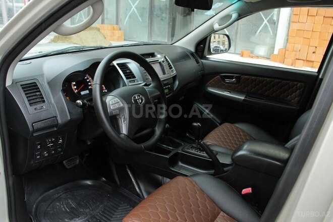 Toyota Hilux 2013, 211,029 km - 3.0 l - Bakı