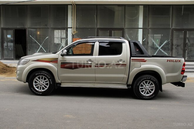 Toyota Hilux 2013, 211,029 km - 3.0 l - Bakı