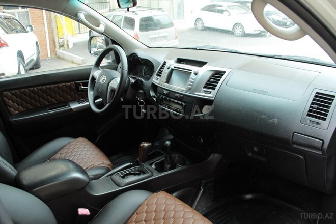 Toyota Hilux 2013, 211,029 km - 3.0 l - Bakı