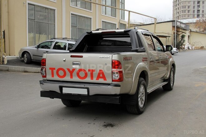 Toyota Hilux 2013, 211,029 km - 3.0 l - Bakı