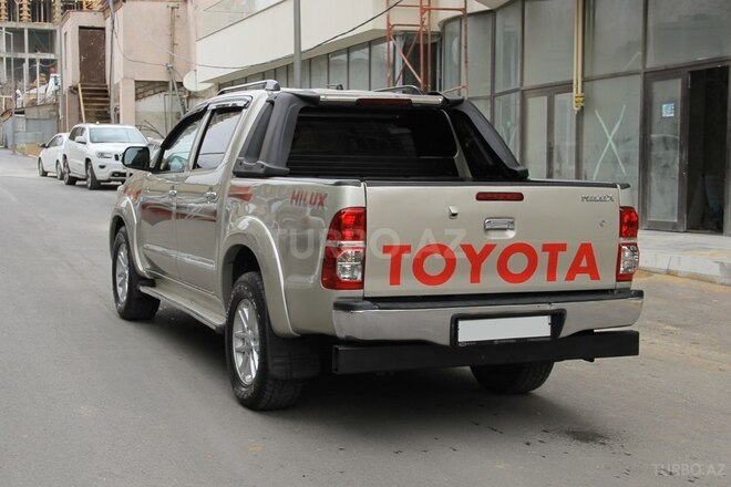 Toyota Hilux 2013, 211,029 km - 3.0 l - Bakı