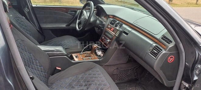 Mercedes E 220 1999, 372,500 km - 2.2 l - Bakı