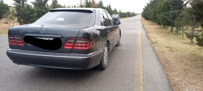 Mercedes E 220 1999, 372,500 km - 2.2 l - Bakı